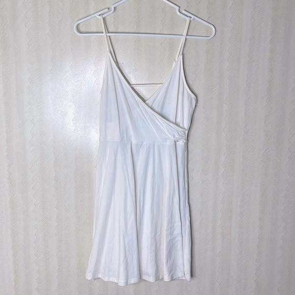 ❤️ FOREVER 21 Spaghetti Strap Dress Size M - Picture 2 of 4